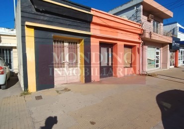 OPORTUNIDAD EN EL CORAZON DE MONTE MAIZ .